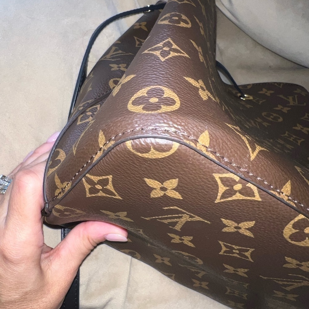 Louis Vuitton Neo Noe MM in excellent condition. - Picture 11 of 16